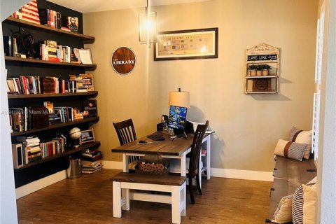 Снять в аренду виллу или дом в Майами, Флорида 5 спален, 263.56м2, № 1968567 - фото 20