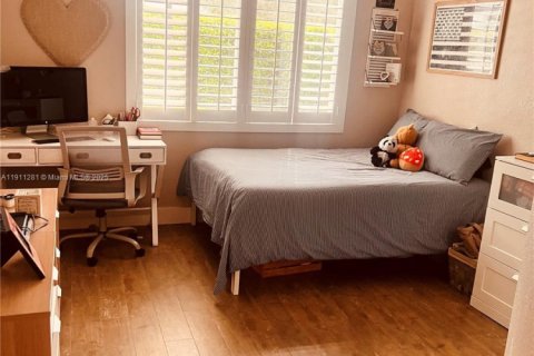 Снять в аренду виллу или дом в Майами, Флорида 5 спален, 263.56м2, № 1968567 - фото 22