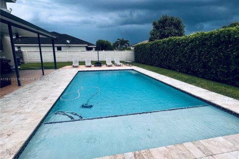 Снять в аренду виллу или дом в Майами, Флорида 5 спален, 263.56м2, № 1968567 - фото 29