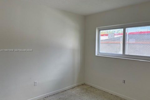 Снять в аренду квартиру в Майами, Флорида 2 спальни, 64.01м2, № 2049598 - фото 4