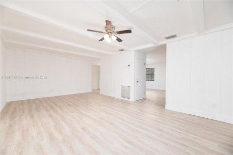 House in Davie, Florida 3 bedrooms, 206.61 sq.m. № 1849240 - photo 10