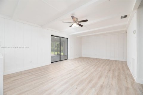 House in Davie, Florida 3 bedrooms, 206.61 sq.m. № 1849240 - photo 9