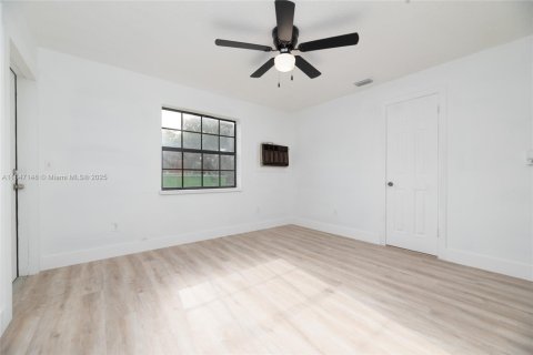 House in Davie, Florida 3 bedrooms, 206.61 sq.m. № 1849240 - photo 19