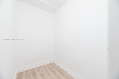 House in Davie, Florida 3 bedrooms, 206.61 sq.m. № 1849240 - photo 30