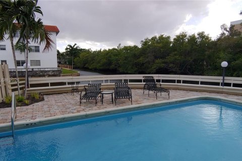Condo in Fort Lauderdale, Florida, 1 bedroom  № 2013268 - photo 30
