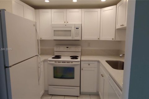 Condo in Fort Lauderdale, Florida, 1 bedroom  № 2013268 - photo 7