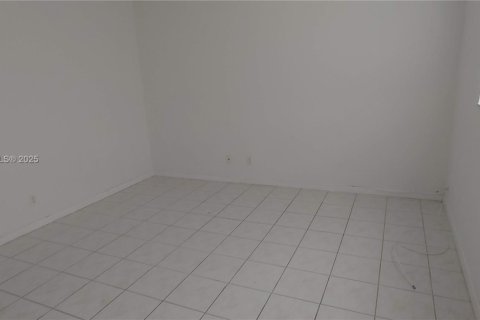 Condo in Fort Lauderdale, Florida, 1 bedroom  № 2013268 - photo 21