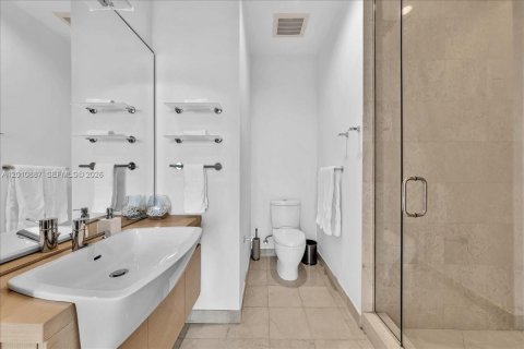 Снять в аренду кондоминиум в Майами, Флорида 4 спальни, 400.41м2, № 2091134 - фото 26
