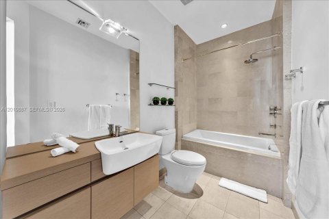 Снять в аренду кондоминиум в Майами, Флорида 4 спальни, 400.41м2, № 2091134 - фото 23