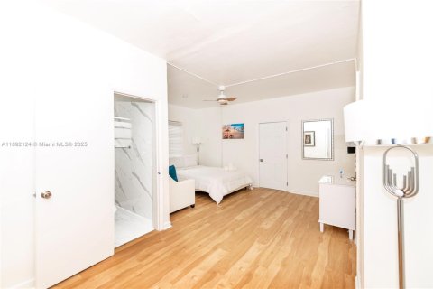 Снять в аренду квартиру в Майами-Бич, Флорида 1 спальня, 69.68м2, № 2016995 - фото 12