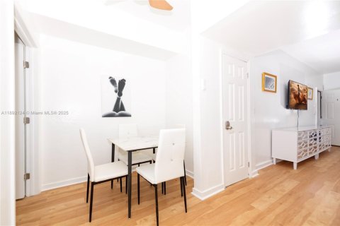 Снять в аренду квартиру в Майами-Бич, Флорида 1 спальня, 69.68м2, № 2016995 - фото 16