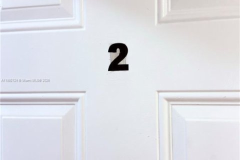 Снять в аренду квартиру в Майами-Бич, Флорида 1 спальня, 69.68м2, № 2016995 - фото 3