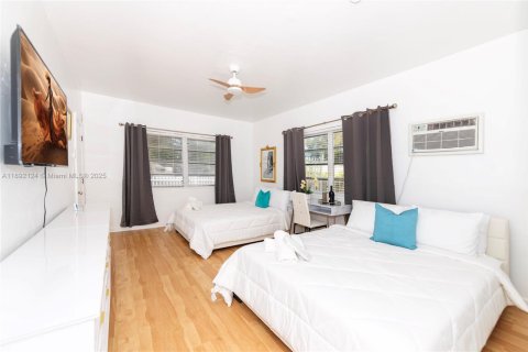 Снять в аренду квартиру в Майами-Бич, Флорида 1 спальня, 69.68м2, № 2016995 - фото 2