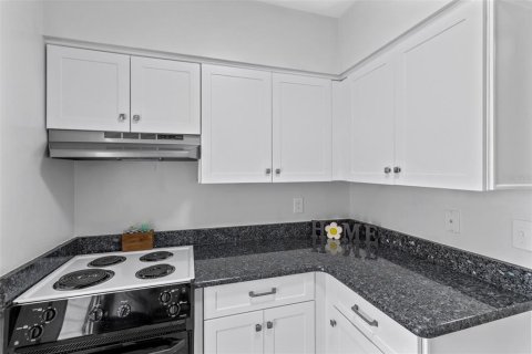 Condominio en venta en Maitland, Florida, 2 dormitorios, 75.81 m2 № 2167700 - foto 8