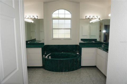 House in Punta Gorda, Florida 3 bedrooms, 179.49 sq.m. № 1643063 - photo 26