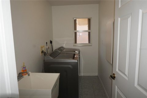 House in Punta Gorda, Florida 3 bedrooms, 179.49 sq.m. № 1643063 - photo 20