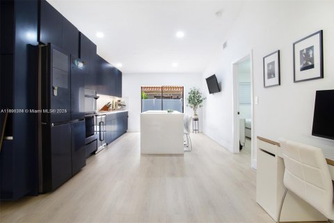Villa ou maison à louer à Hialeah, Floride: 3 chambres, 118.36 m2 № 1946920 - photo 4