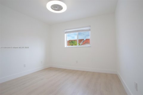 Villa ou maison à louer à Hialeah, Floride: 3 chambres, 118.36 m2 № 1946920 - photo 20