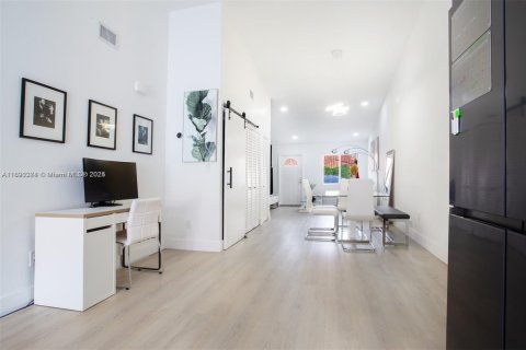 Villa ou maison à louer à Hialeah, Floride: 3 chambres, 118.36 m2 № 1946920 - photo 8