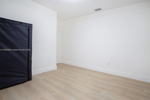 Villa ou maison à louer à Hialeah, Floride: 3 chambres, 118.36 m2 № 1946920 - photo 19
