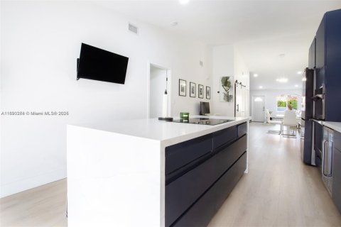 Villa ou maison à louer à Hialeah, Floride: 3 chambres, 118.36 m2 № 1946920 - photo 6