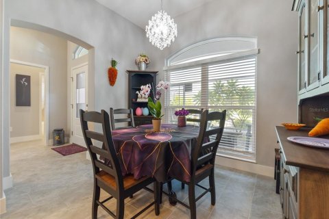 Casa en venta en The Villages, Florida, 4 dormitorios, 213.3 m2 № 1898976 - foto 24