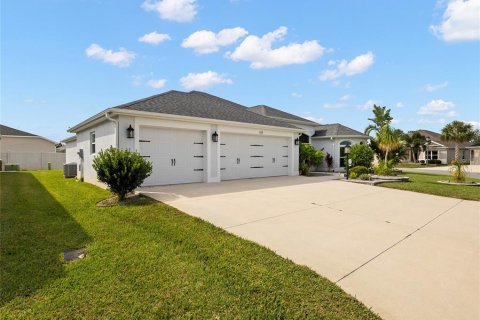 Casa en venta en The Villages, Florida, 4 dormitorios, 213.3 m2 № 1898976 - foto 10