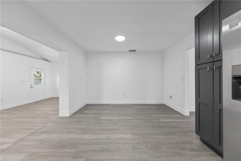Купить виллу или дом в Уинтер-Хейвен, Флорида 6 комнат, 136.57м2, № 2316456 - фото 11