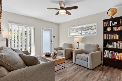 Villa ou maison à vendre à Wilton Manors, Floride: 3 chambres, 130.43 m2 № 2026387 - photo 4