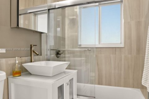 Villa ou maison à vendre à Wilton Manors, Floride: 3 chambres, 130.43 m2 № 2026387 - photo 28