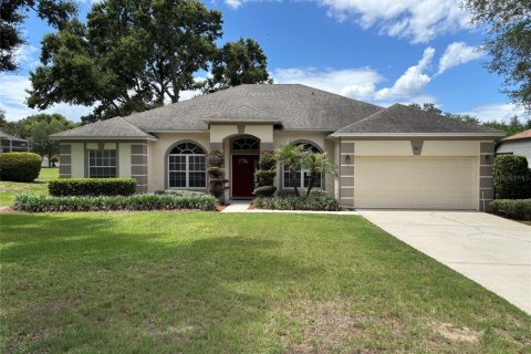 House in Apopka, Florida 4 bedrooms, 215.25 sq.m. № 2375524
