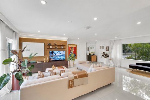 House in Fort Lauderdale, Florida 4 bedrooms, 186.73 sq.m. № 1971462 - photo 4