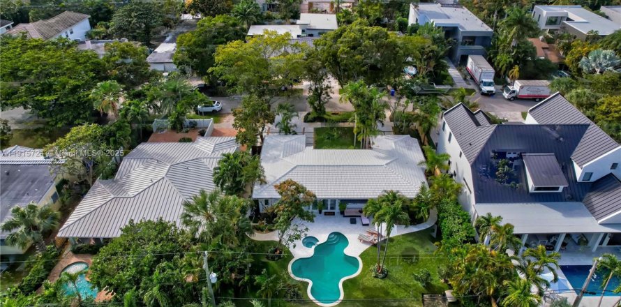 House in Fort Lauderdale, Florida 4 bedrooms, 186.73 sq.m. № 1971462