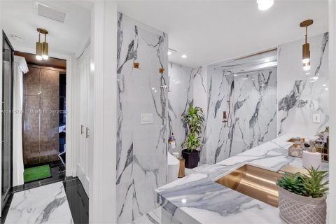 House in Fort Lauderdale, Florida 4 bedrooms, 186.73 sq.m. № 1971462 - photo 14