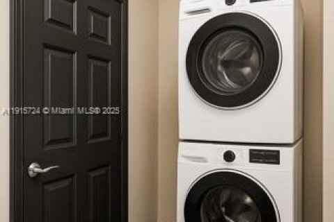 House in Fort Lauderdale, Florida 4 bedrooms, 186.73 sq.m. № 1971462 - photo 25