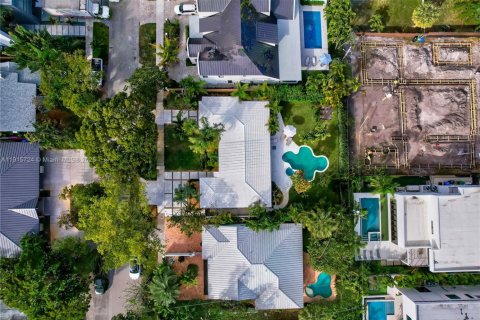 House in Fort Lauderdale, Florida 4 bedrooms, 186.73 sq.m. № 1971462 - photo 27