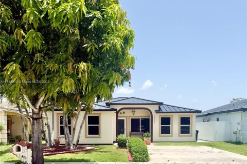 Villa ou maison à vendre à Homestead, Floride: 4 chambres, 152.55 m2 № 1774211 - photo 3