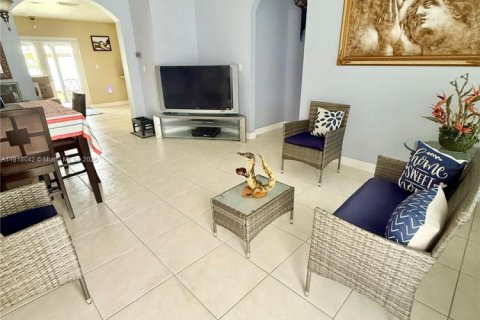 Villa ou maison à vendre à Homestead, Floride: 4 chambres, 152.55 m2 № 1774211 - photo 4