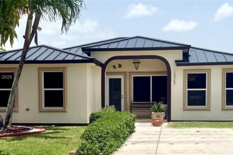 Villa ou maison à vendre à Homestead, Floride: 4 chambres, 152.55 m2 № 1774211 - photo 1