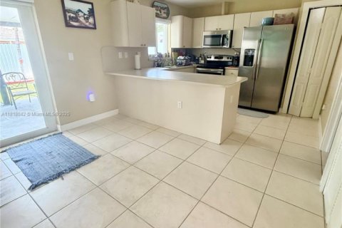 Villa ou maison à vendre à Homestead, Floride: 4 chambres, 152.55 m2 № 1774211 - photo 7