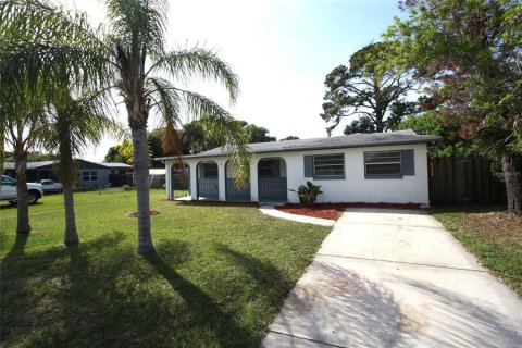 Villa ou maison à Edgewater, Floride 3 chambres, 181.44 m2 № 2096358