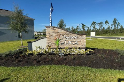 House in Daytona Beach, Florida 3 bedrooms, 138.15 sq.m. № 1906231 - photo 2