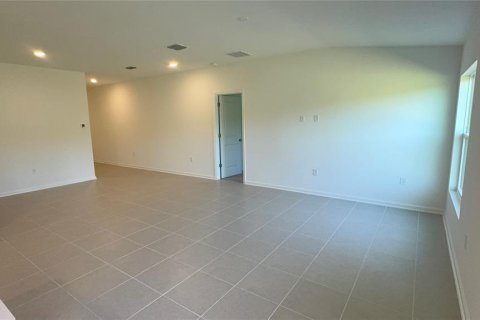 House in Daytona Beach, Florida 3 bedrooms, 138.15 sq.m. № 1906231 - photo 4