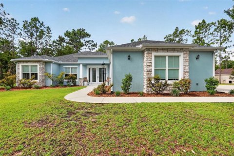 House in Wildwood, Florida 3 bedrooms, 219.99 sq.m. № 2355617 - photo 5