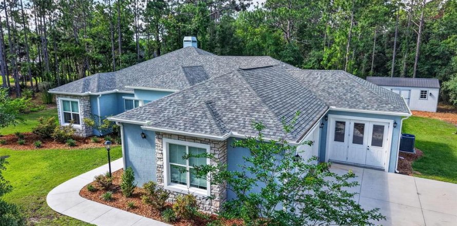 House in Wildwood, Florida 3 bedrooms, 219.99 sq.m. № 2355617