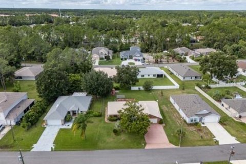 House in Palm Coast, Florida 3 bedrooms, 139.73 sq.m. № 1904052 - photo 25