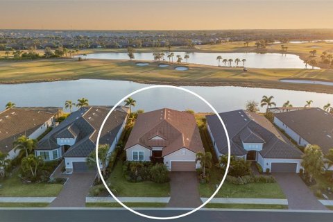 House in Lakewood Ranch, Florida 3 bedrooms, 281.03 sq.m. № 2152094 - photo 3