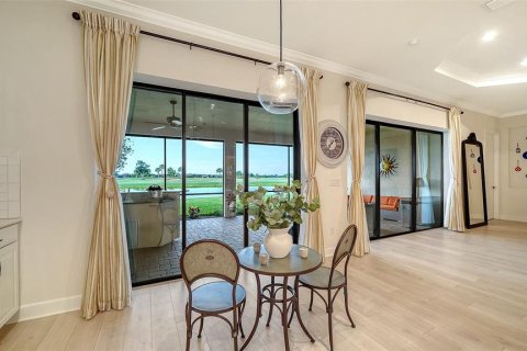 House in Lakewood Ranch, Florida 3 bedrooms, 281.03 sq.m. № 2152094 - photo 14