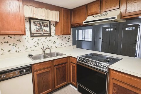 Condo in Lutz, Florida, 1 bedroom № 2110910 - photo 14