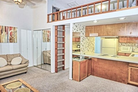 Condo in Lutz, Florida, 1 bedroom № 2110910 - photo 10